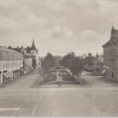 Umeå. Rådhusesplanaden
Förlag: Hildur Fjellströms Pappershandel, Umeå
Daterat 1930-10-15
Ägare: Ivar Söderlind
9x14