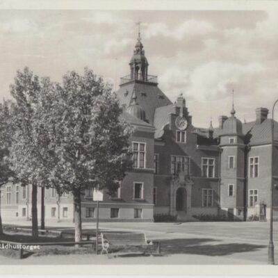 UMEÅ. Rådhustorget
Foto och förlag: Bewe Magasinet, Umeå
Poststämplat 1935-07-27
Ägare: Ivar Söderlind
9x14