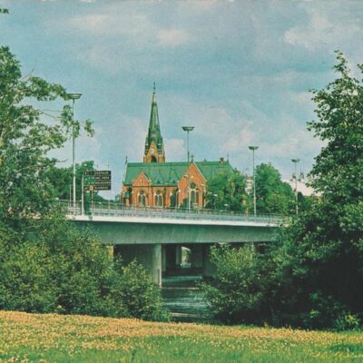 UMEÅ kyrkan och nya bron över UMEÄLVEN
Hallens reklamtryck
Poststämplat 1984-06-12
Ägare: Ivar Söderlind
10x15