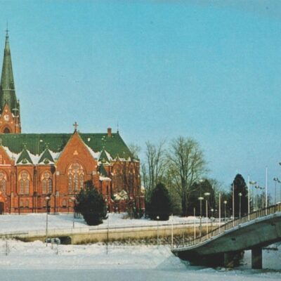 Vinterhälsningar från UMEÅ, kyrkan och UMEÄLVEN
Hallens reklamtryck
Poststämplat 1982-11-03
Ägare: Åke Runnman
10x15
