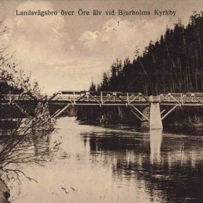 Landsvägsbro över Öre älv vid Bjurholms Kyrkby, poststämplat 26-10-1929. 9x14 Ägare: Åke Runnman