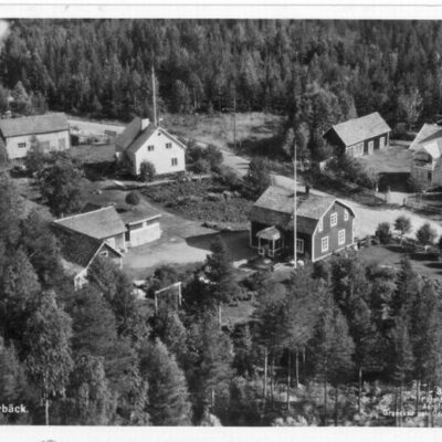 Vykort från Vänjaurbäck
Postat 11.8.1959
Ägare: Åke Runnman