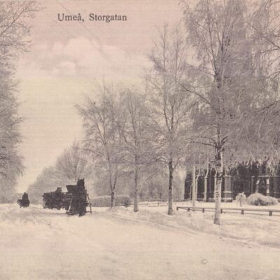 Umeå. Storgatan Förlag: Reinhold Hjortsbergs Pappersh, UmeåPoststämplat 30/1 1915Ägare: Ivar Söderlind9x14