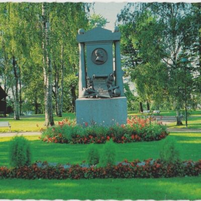 Döbelns monument. Döbelns Park, Umeå
Förlag: Sandbergs Papper, Umeå
Poststämplat 27/4 1987
Ägare: Åke Runnman
10x15