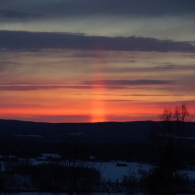 2017-03-10 En kvällsbild där solen håller på att gå ner. Foto: Åke Runnman