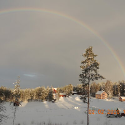 2020-02-02 Bilder av en regnbåge över Örträsk tagna av Christer Johansson.